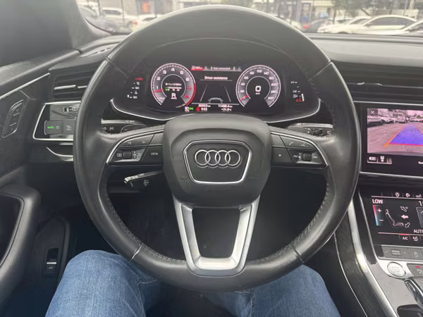 AUDI Q8 2019