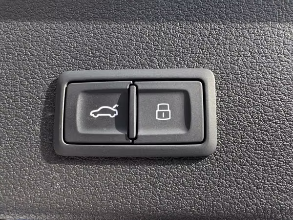 AUDI Q8 2019