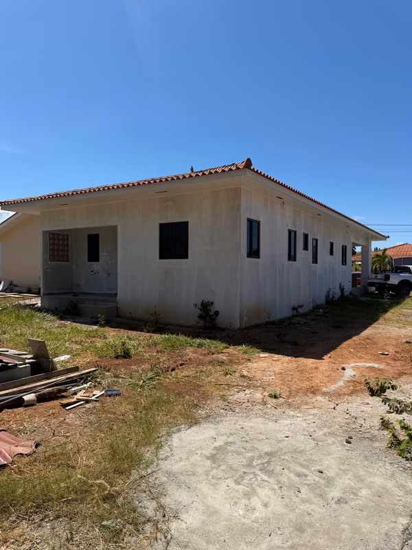 LOT FOR SALE / 450 METERS / LOCATION: LA ARENA DE CHITRE / ENGLISH SPOKEN