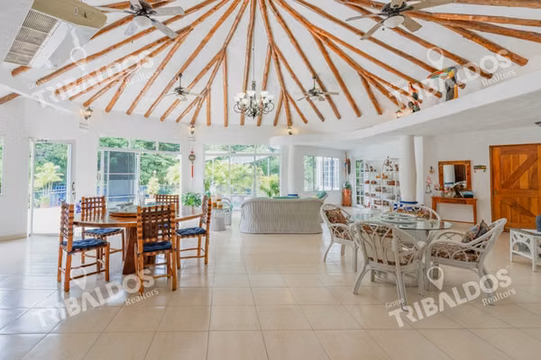 VENTA DE CASA EN PUNTA BARCO RESORT