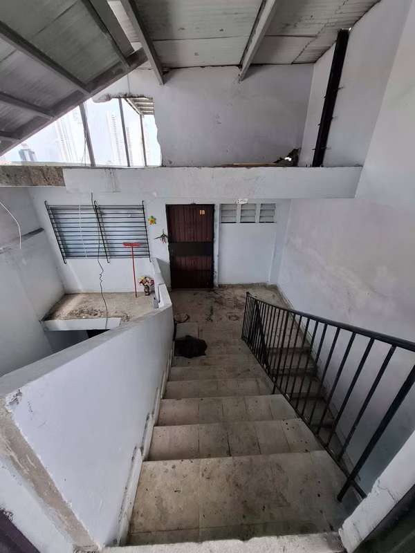 building for sale in Calidonia