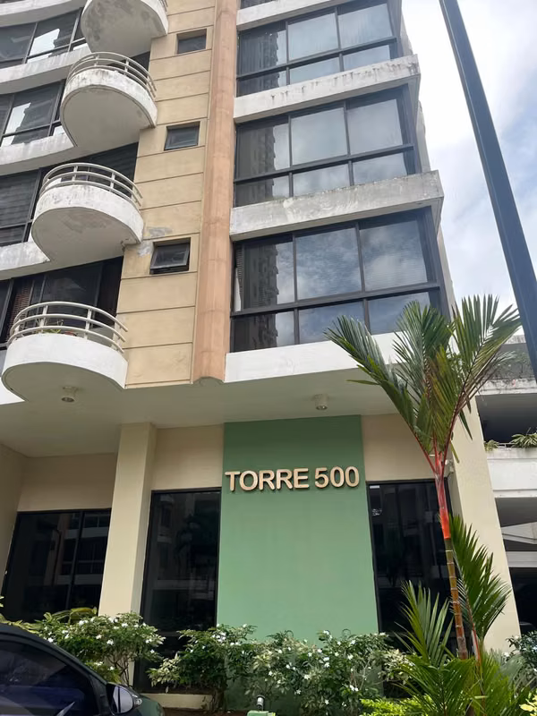 Banco Vende apartamento en PH San Francisco Bay