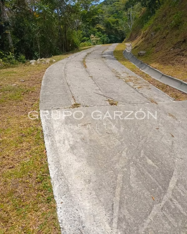 Venta de terreno en vías a Chica