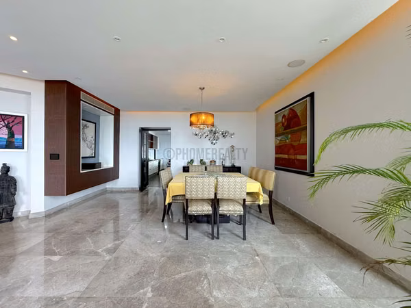 Spacious apartment for Sale on El Carmen