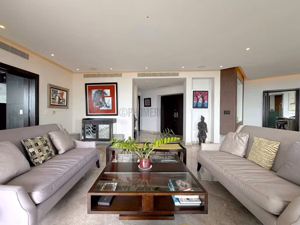 Spacious apartment for Sale on El Carmen