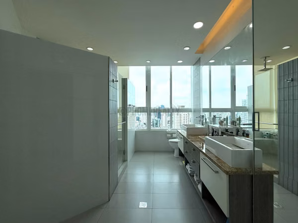 Spacious apartment for Sale on El Carmen