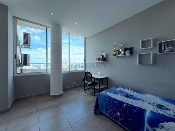 Spacious apartment for Sale on El Carmen