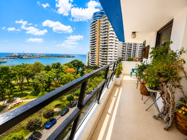 Torre Alamar, Paitilla | 270 m² · Vista al Mar y Parque – $380,000