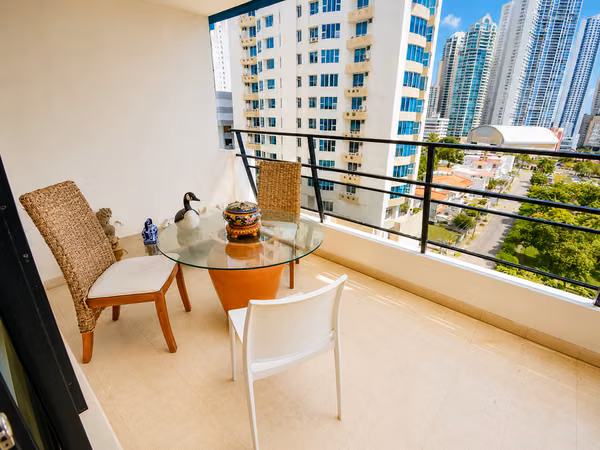 Torre Alamar, Paitilla | 270 m² · Vista al Mar y Parque – $380,000