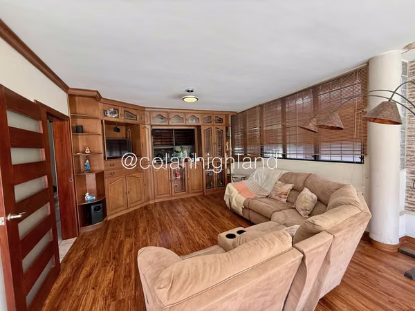 For Sale House in Villa Lucre