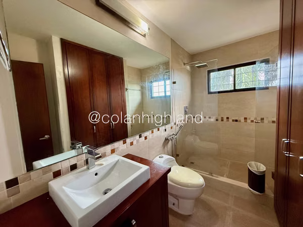 For Sale House in Villa Lucre