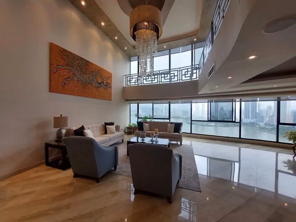 Venta de Penthouse de dos Pisos en Paitilla
