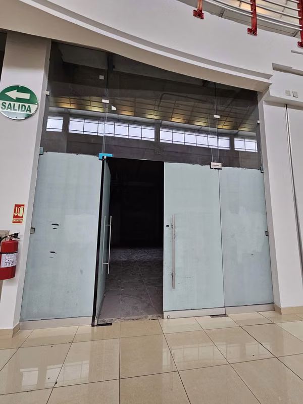 SALE OF COMMERCIAL PREMISES IN WESLAND MALL PANAMA WEST