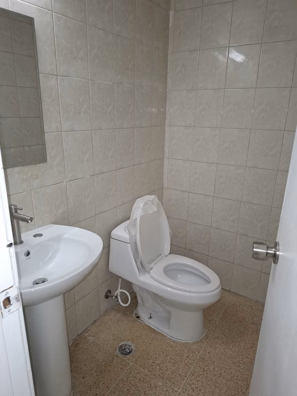 ALQUIL OFFICE 42, 44 and 47mts PLAZA AVENTURA WITH OFERTA PRICE / A FREE MES