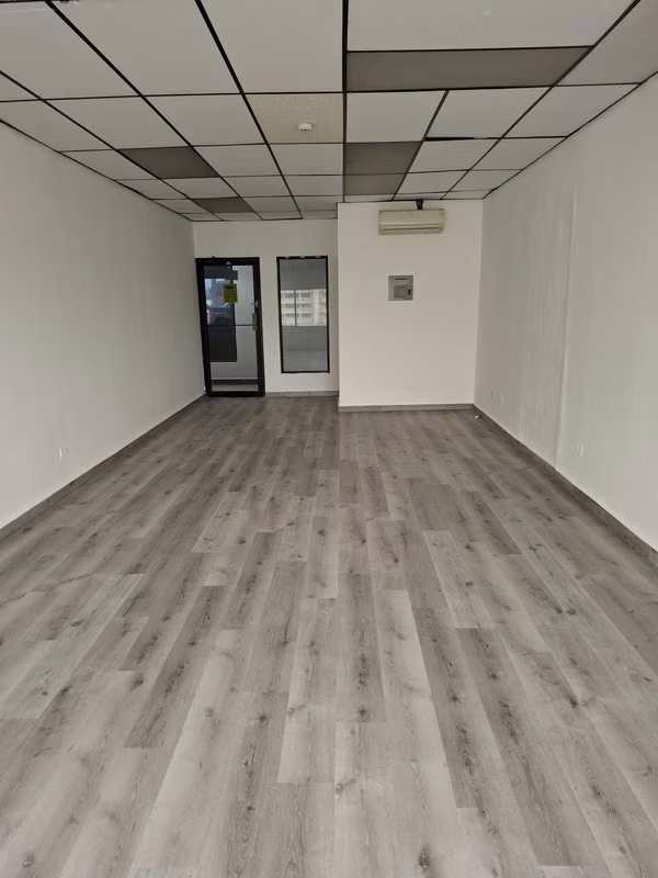 ALQUIL OFFICE 42, 44 and 47mts PLAZA AVENTURA WITH OFERTA PRICE / A FREE MES