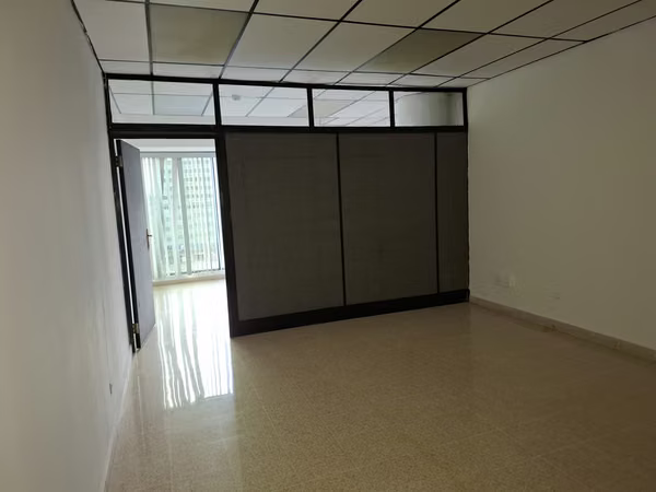ALQUIL OFFICE 42, 44 and 47mts PLAZA AVENTURA WITH OFERTA PRICE / A FREE MES