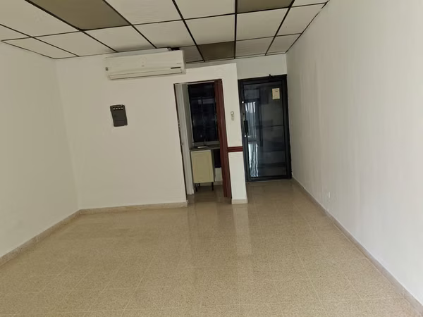 ALQUIL OFFICE 42, 44 and 47mts PLAZA AVENTURA WITH OFERTA PRICE / A FREE MES
