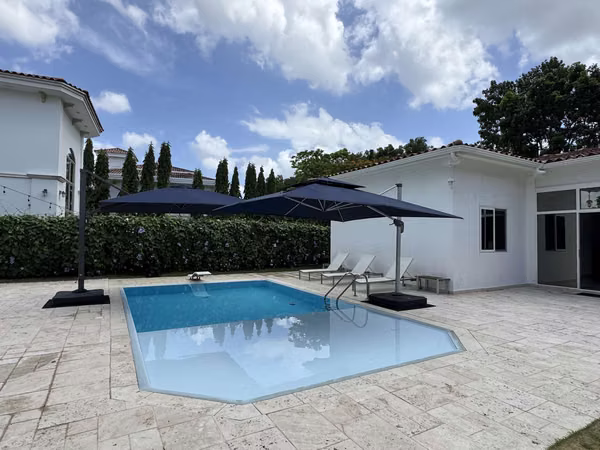 Vendo Residencia en Santa Maria Golf &amp; Country Club