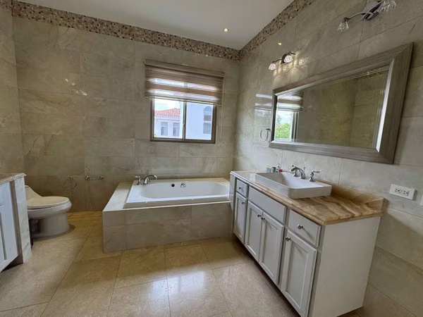 Vendo Residencia en Santa Maria Golf &amp; Country Club