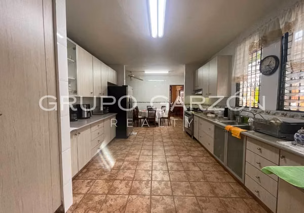 House for sale in Betania (Los Angeles)