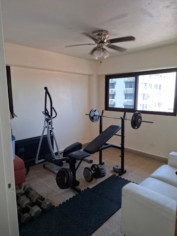 3 bedroom apartment sold, Ave. October 12