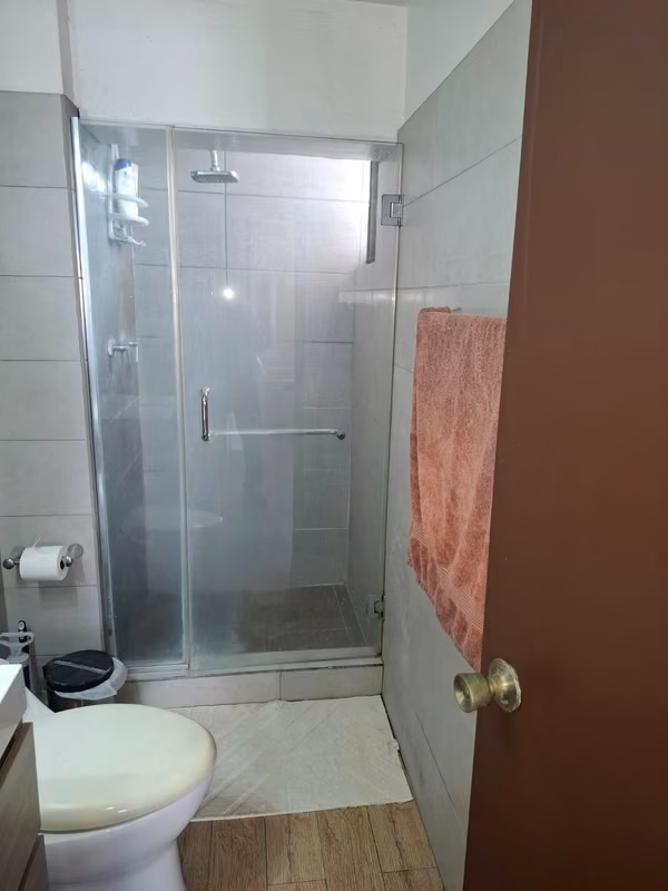 3 bedroom apartment sold, Ave. October 12