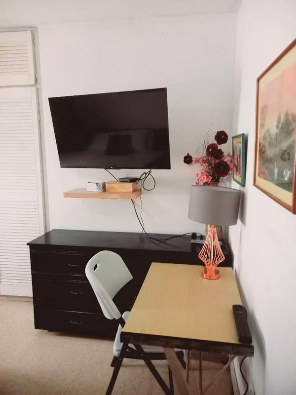 Cuarto Con Baño Privado.