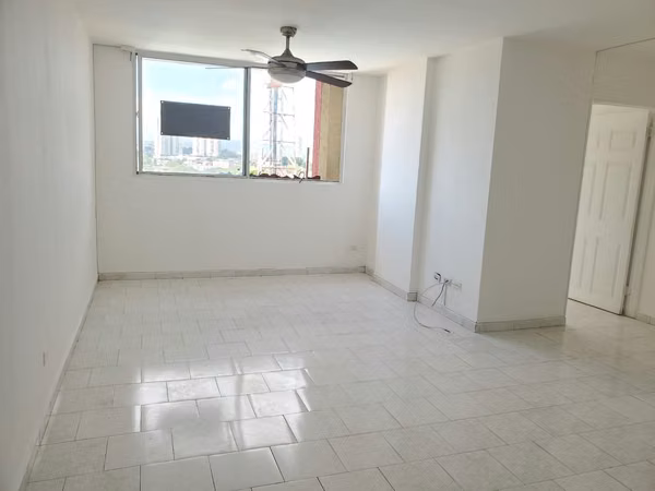 Parque Lefevre, Apartamento en Venta. Céntrico