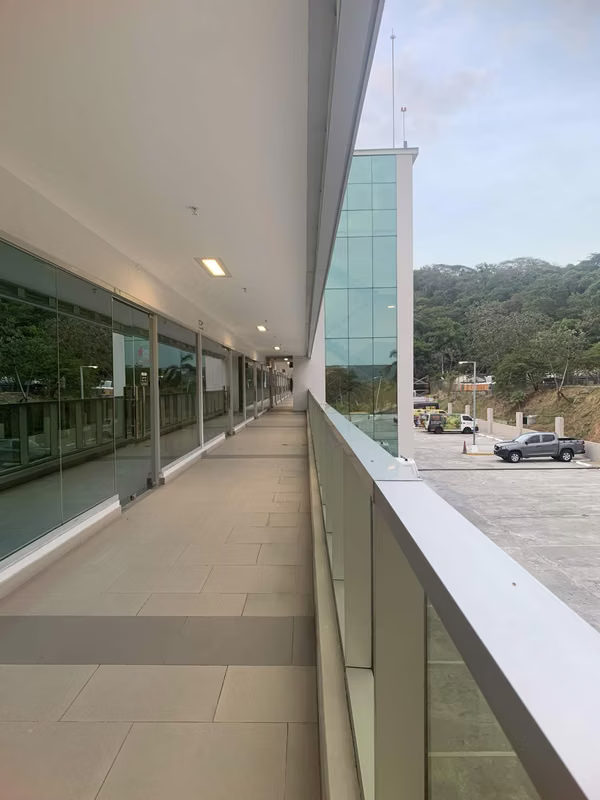Vendo, Remate, Local, Oficina $140k Terrazas de Albrook, 110mts.