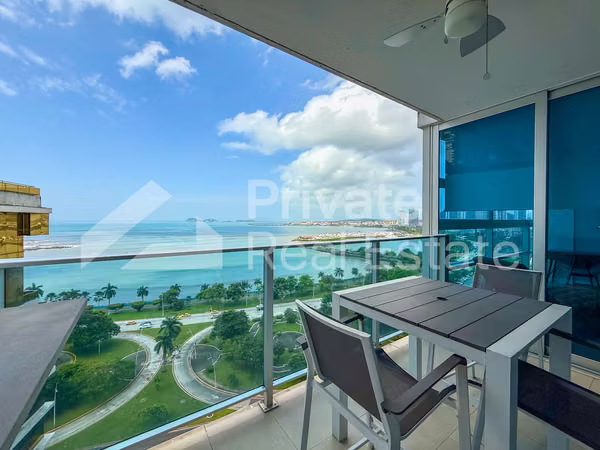 Venta de apartamento en Waters on the Bay Avenida Balboa