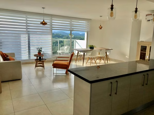 Melissa Foster Luxury Vende Hermoso Apartamento en el PH Clayton Park II MF1604
