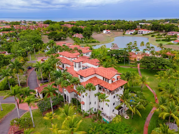 Elegante Apartamento de 3 Recámaras con Vista al Lago en Buenaventura
