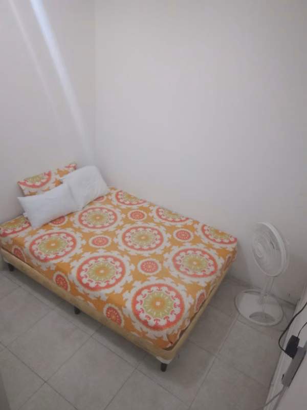 RENT NICE ROOM NEAR METRO CARMEN CHURCH
