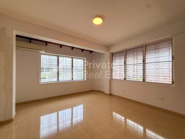 Commercial house for rent in Bellavista Calle 40 East