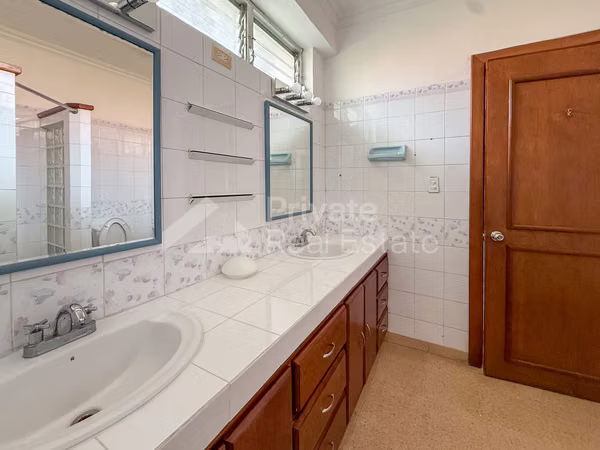 Commercial house for rent in Bellavista Calle 40 East