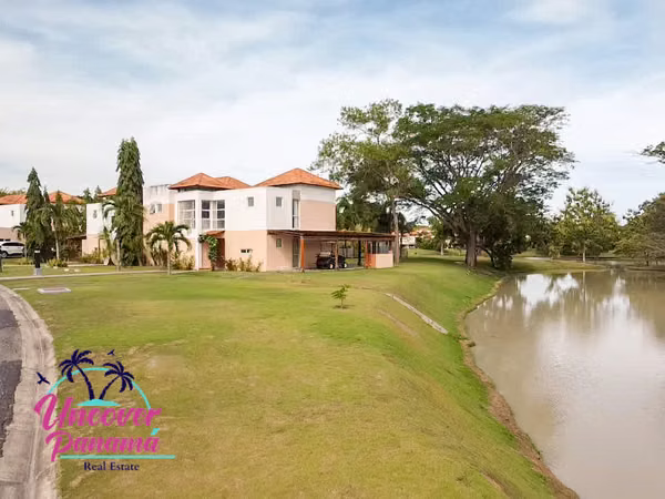 4-Bedroom Townhouse in Costa Blanca Golf &amp;amp; Villas
