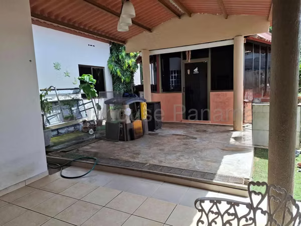 Venta de Casa con 367 m2 de Terreno en Brisas del Golf 26-8169GG