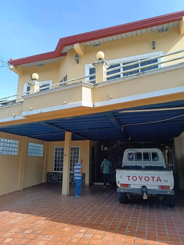 HOUSE VILLA LUCRE
