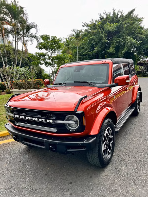 2023 Ford Bronco Outer Banks 4x4