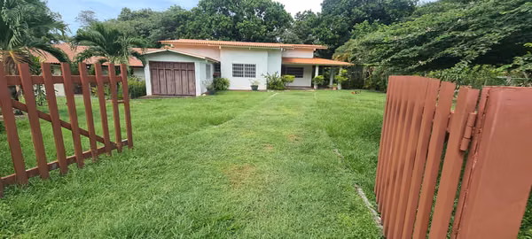 VENDO CASA. CAMPESTRE. LAS LAJAS. CORONADO. PLAYA