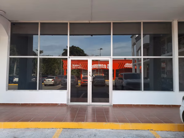 Melissa Foster Luxury Rents Commercial Space in Plaza Albrook View MF1647