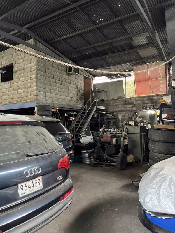 Venta Terreno con  Galera con  normativa RM1