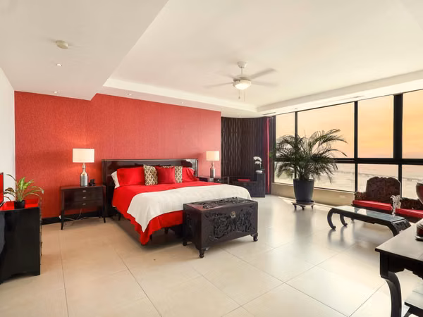 Two-level oceanfront Condo in Coco del Mar