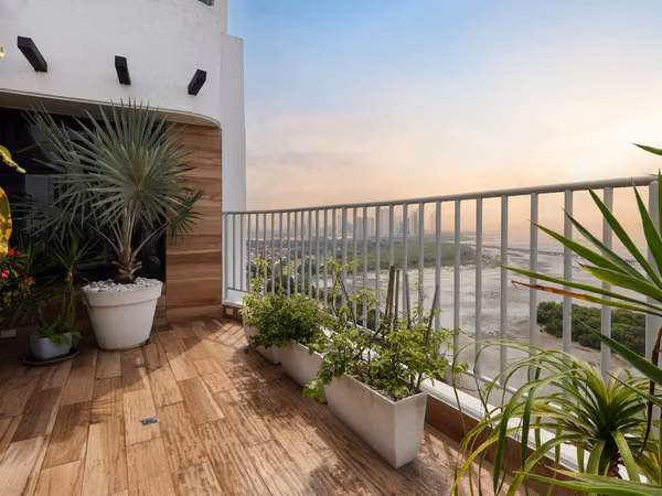 Two-level oceanfront Condo in Coco del Mar