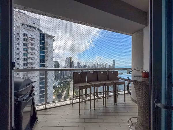 Beautiful fully furnished apartment for Sale in Yacht Club Tower