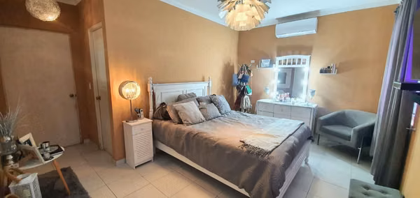 Venta de amplia y hermosa casa en El Doral – Altos del Bosque