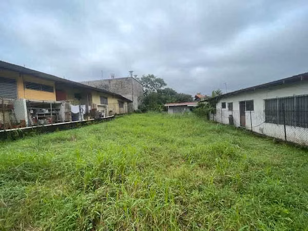 Land for sale in Parque Lefevre