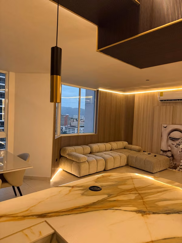 Hermoso apartamento TOTALMENTE REMODELADO en PH 44&amp;PARK, Bella Vista.