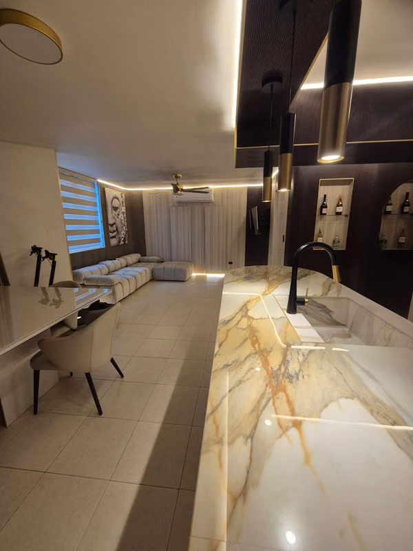 Hermoso apartamento TOTALMENTE REMODELADO en PH 44&amp;PARK, Bella Vista.