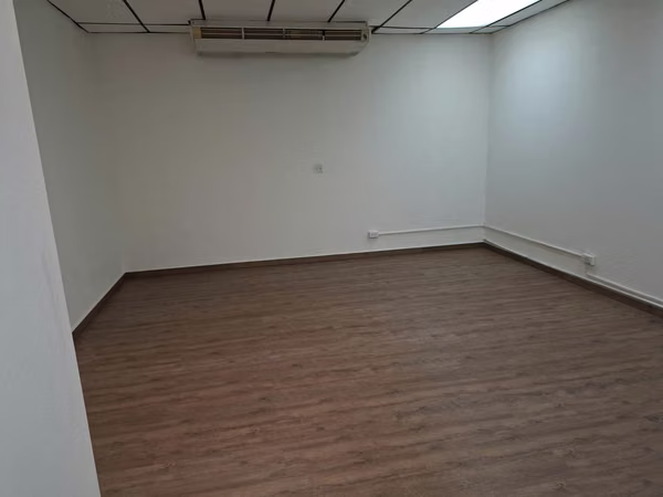 Alquilo Local Comercial Remodelado 100 mts / PLAZA AVENTURA / OFERTA